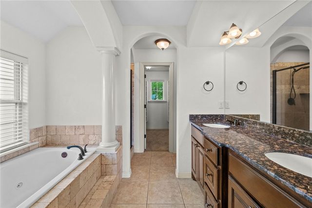 3909 SW Flatrock Avenue, Bentonville, AR 72713