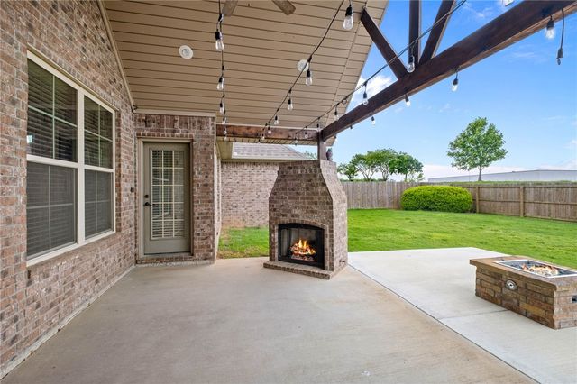 3909 SW Flatrock Avenue, Bentonville, AR 72713