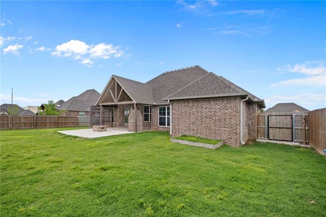 3909 SW Flatrock Avenue, Bentonville, AR 72713
