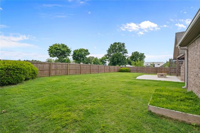 3909 SW Flatrock Avenue, Bentonville, AR 72713