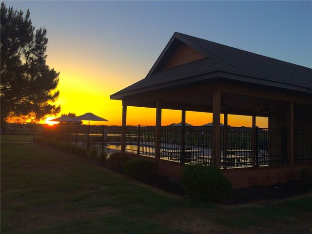 3909 SW Flatrock Avenue, Bentonville, AR 72713
