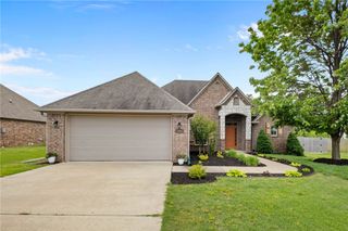 3909 SW Flatrock Avenue, Bentonville, AR 72713