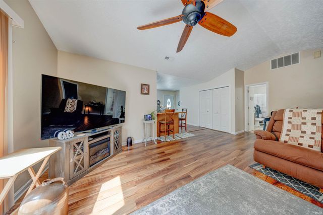 117 & 119 W White Pine Drive, Santa Claus, IN 47579