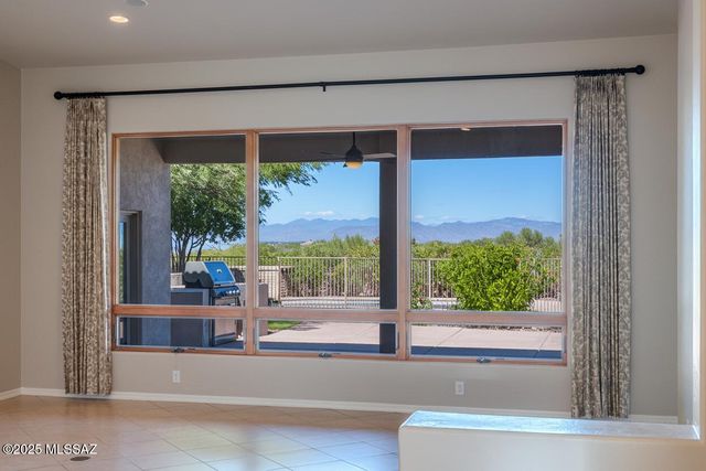 789 E Josephine Canyon Drive, Green Valley, AZ 85614