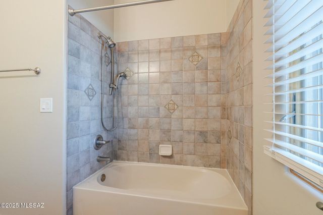 789 E Josephine Canyon Drive, Green Valley, AZ 85614