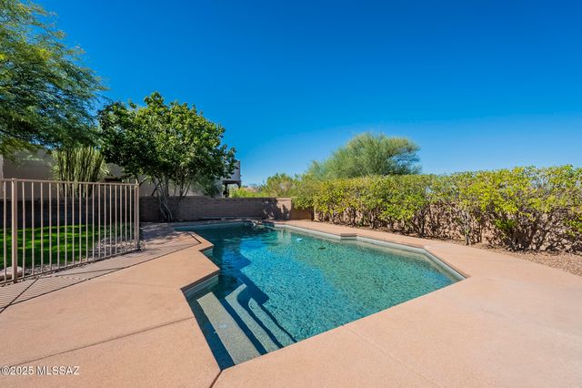 789 E Josephine Canyon Drive, Green Valley, AZ 85614