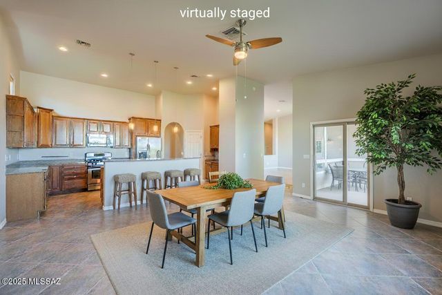 789 E Josephine Canyon Drive, Green Valley, AZ 85614