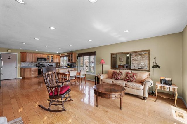 1850 Maynard Drive, Champaign, IL 61822