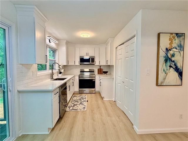 499 Hearth Place, Lawrenceville, GA 30043