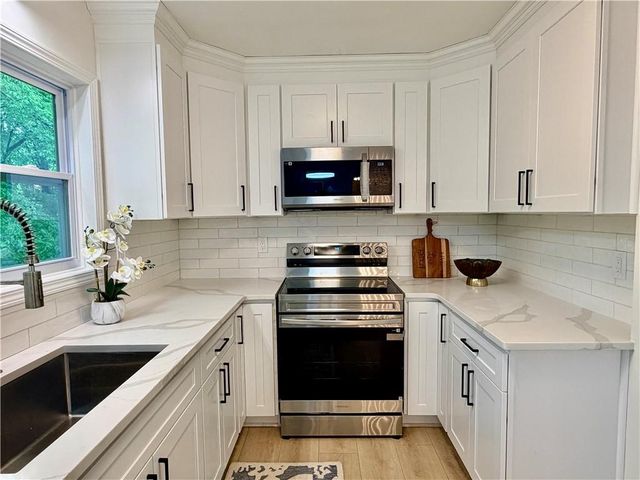 499 Hearth Place, Lawrenceville, GA 30043