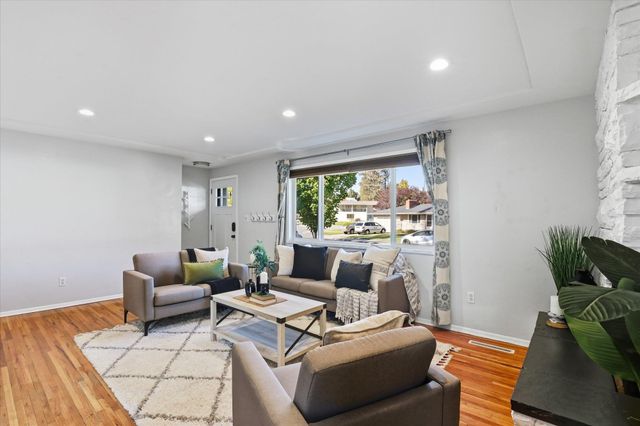 3105 W Houston Ave, Spokane, WA 99208