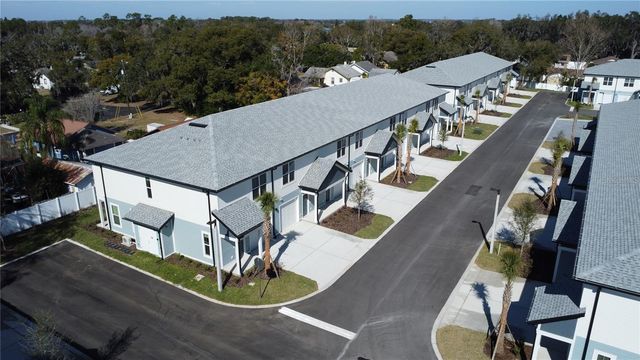 1019 E CAROLINE STREET, Tavares, FL 32778