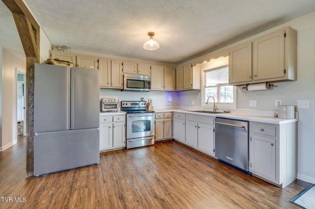 566 Carters Valley Road, Rogersville, TN 37857