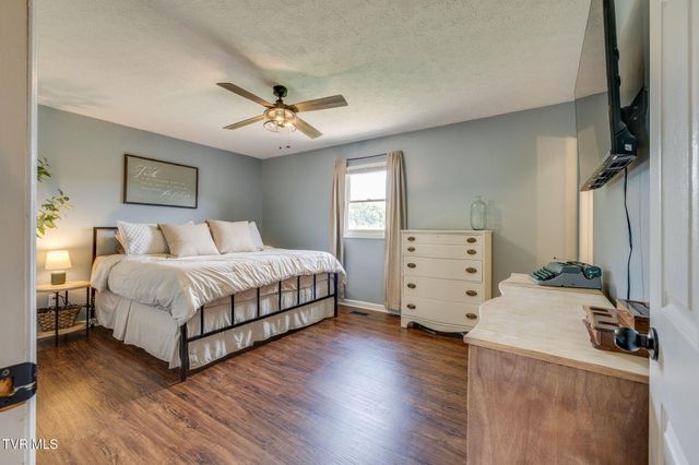 566 Carters Valley Road, Rogersville, TN 37857