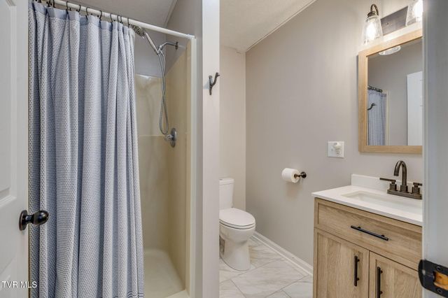 566 Carters Valley Road, Rogersville, TN 37857