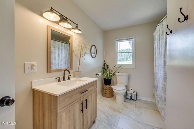566 Carters Valley Road, Rogersville, TN 37857