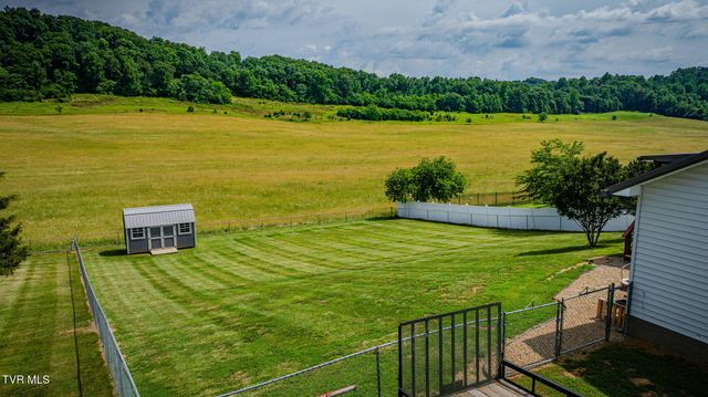 566 Carters Valley Road, Rogersville, TN 37857