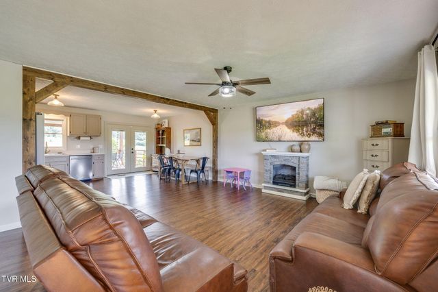 566 Carters Valley Road, Rogersville, TN 37857