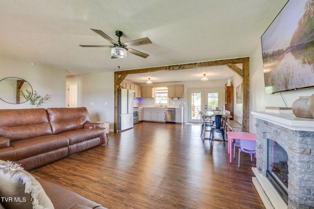566 Carters Valley Road, Rogersville, TN 37857