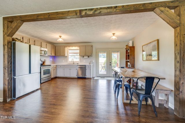 566 Carters Valley Road, Rogersville, TN 37857