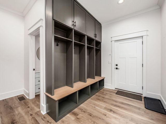 4916 Olentangy River Road, Delaware, OH 43015