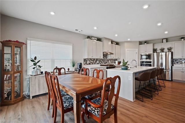 128 Glenmoor PATH, Moyock, NC 27958