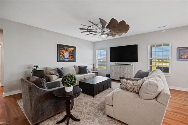 128 Glenmoor PATH, Moyock, NC 27958