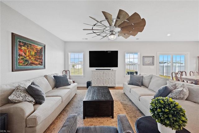 128 Glenmoor PATH, Moyock, NC 27958