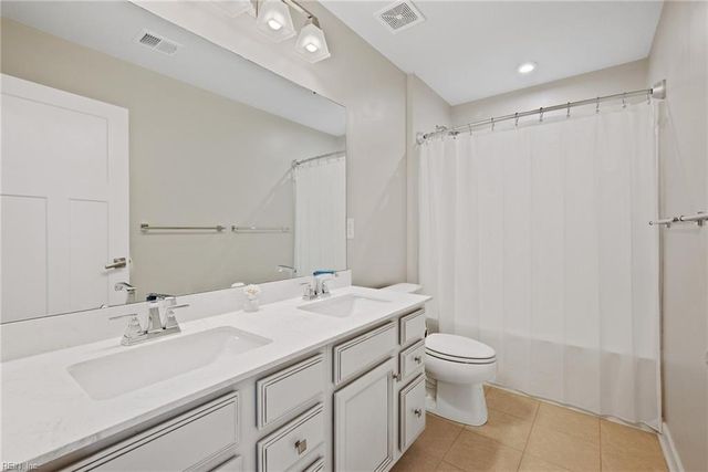 128 Glenmoor PATH, Moyock, NC 27958