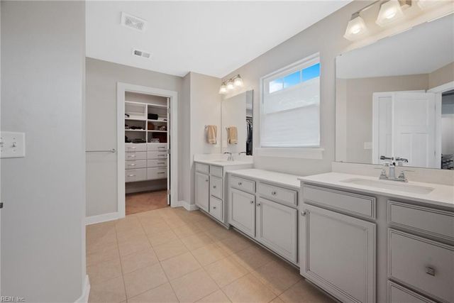 128 Glenmoor PATH, Moyock, NC 27958