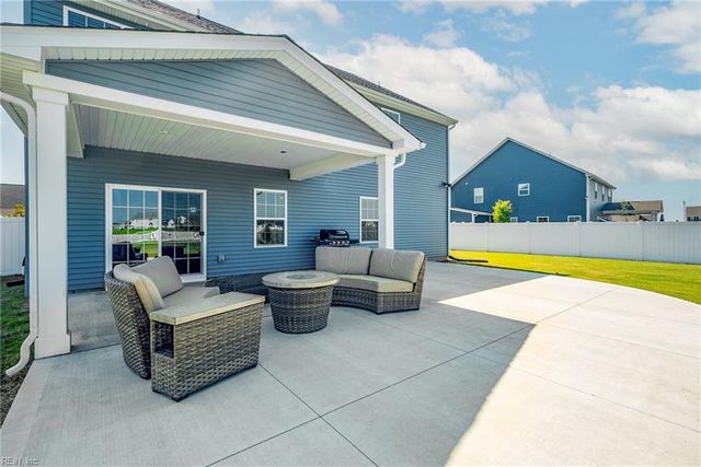 128 Glenmoor PATH, Moyock, NC 27958