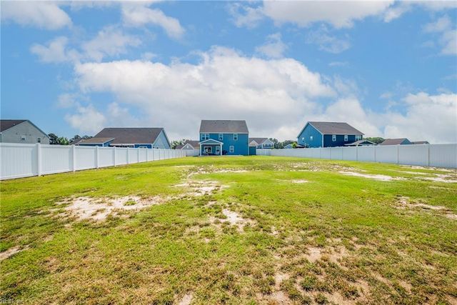 128 Glenmoor PATH, Moyock, NC 27958