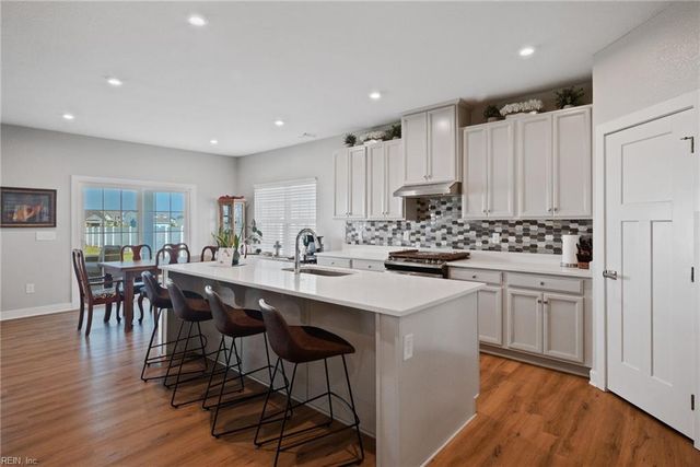 128 Glenmoor PATH, Moyock, NC 27958