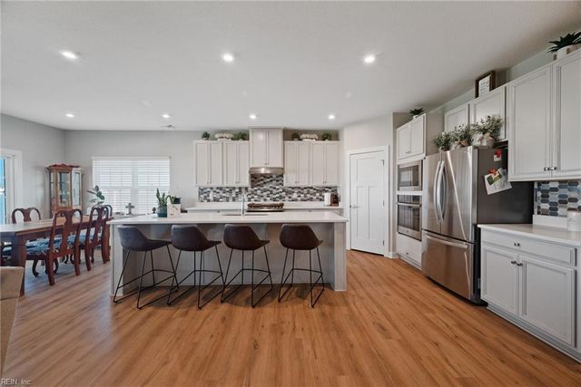 128 Glenmoor PATH, Moyock, NC 27958