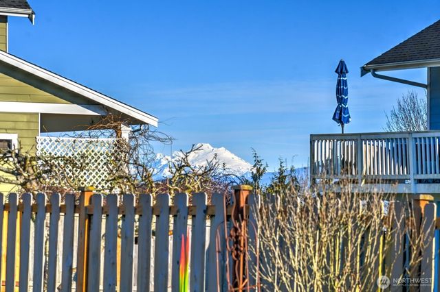 1157 Central Drive, Camano Island, WA 98282