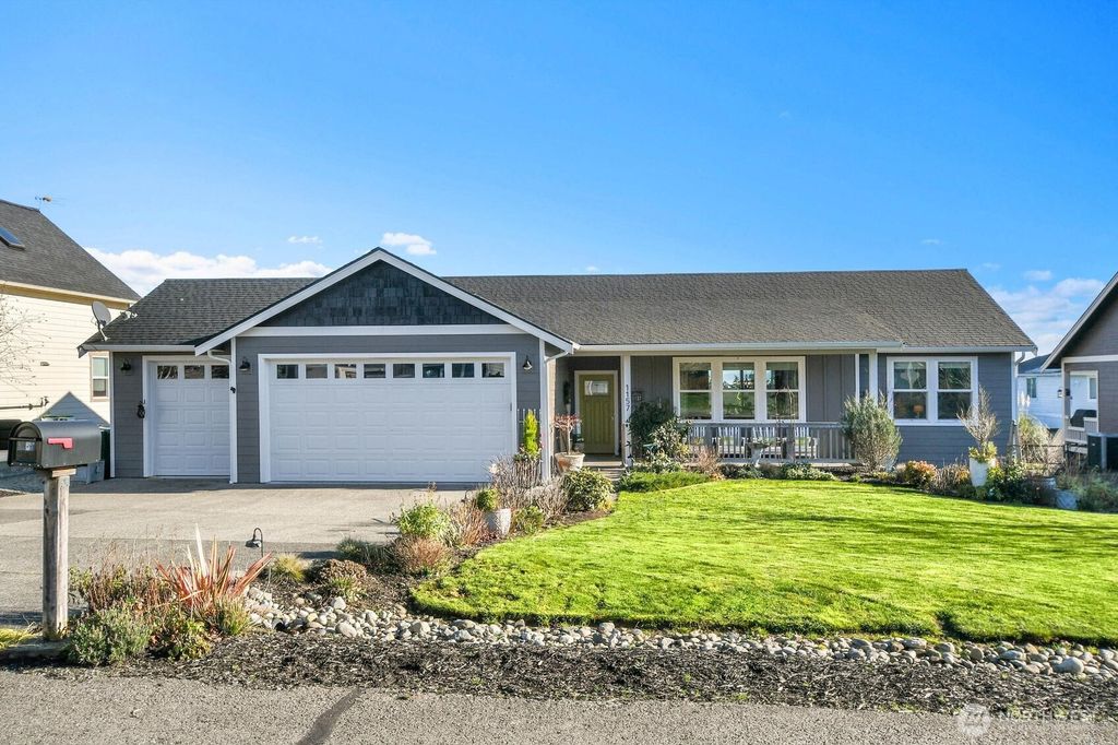 1157 Central Drive, Camano Island, WA 98282