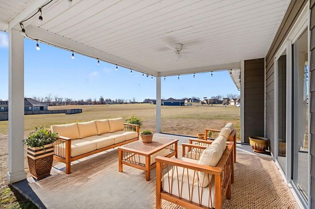 13169 DESTREHAN CT, Boonville, MO 65233