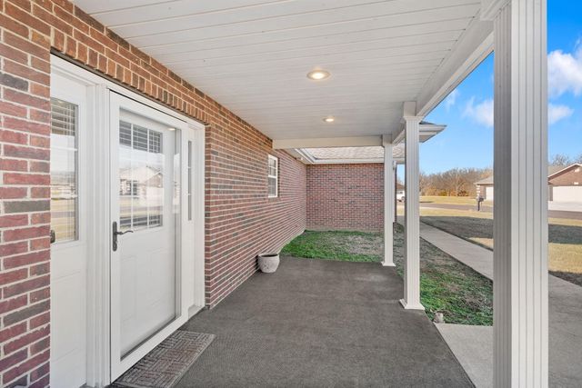 13169 DESTREHAN CT, Boonville, MO 65233