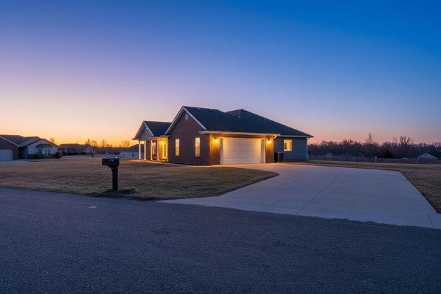 13169 DESTREHAN CT, Boonville, MO 65233