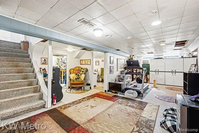 311 Pioneer Drive, Pontiac, MI 48341