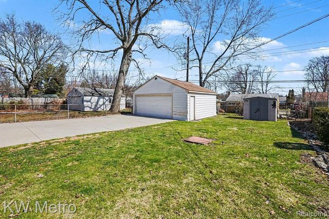 311 Pioneer Drive, Pontiac, MI 48341