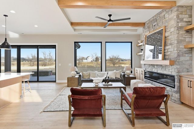 23720 Mary Jo Lane, Waterloo, NE 68069