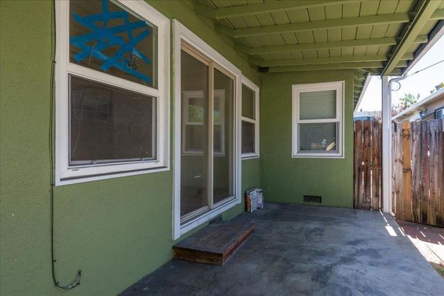 1702 Woodside Road, Redwood City, CA 94061