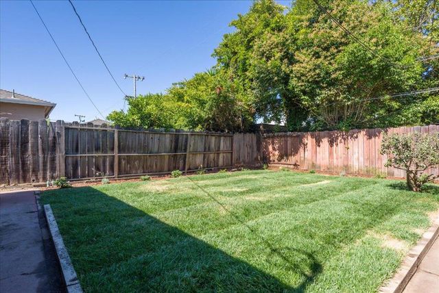 1702 Woodside Road, Redwood City, CA 94061