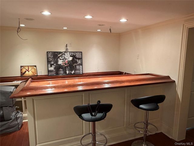108 Michaels Way, Holbrook, NY 11741
