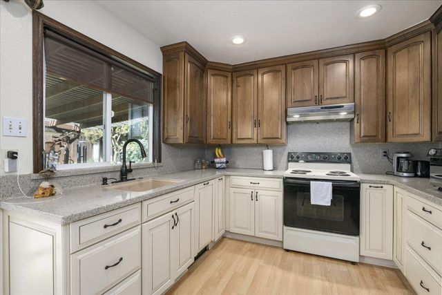 2608 Mackinaw Way, Sacramento, CA 95826