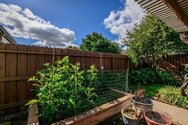 2608 Mackinaw Way, Sacramento, CA 95826