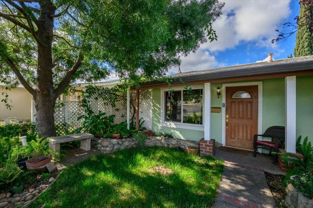 2608 Mackinaw Way, Sacramento, CA 95826