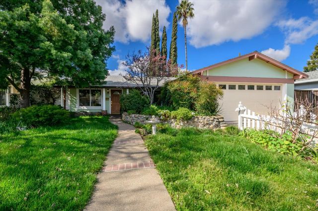 2608 Mackinaw Way, Sacramento, CA 95826