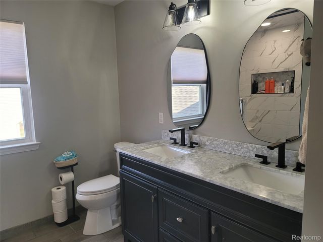 1816 Acorn Valley Drive, Howell, MI 48855